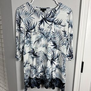 J Jill Wearever Collection Tunic Top Women’s Size‎ M Petites Tropical Palm Print